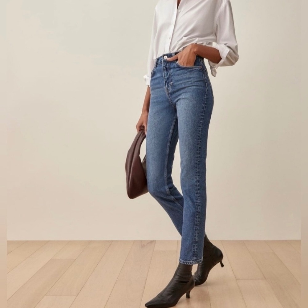 Reformation Straight-Leg Jeans in Medium Blue Wash - Picture 2 of 10